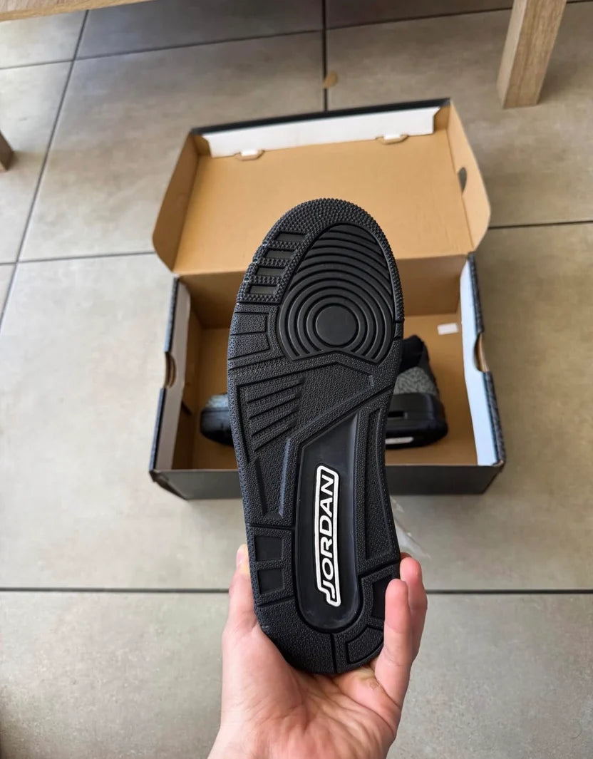 Retro 3 Black Cat