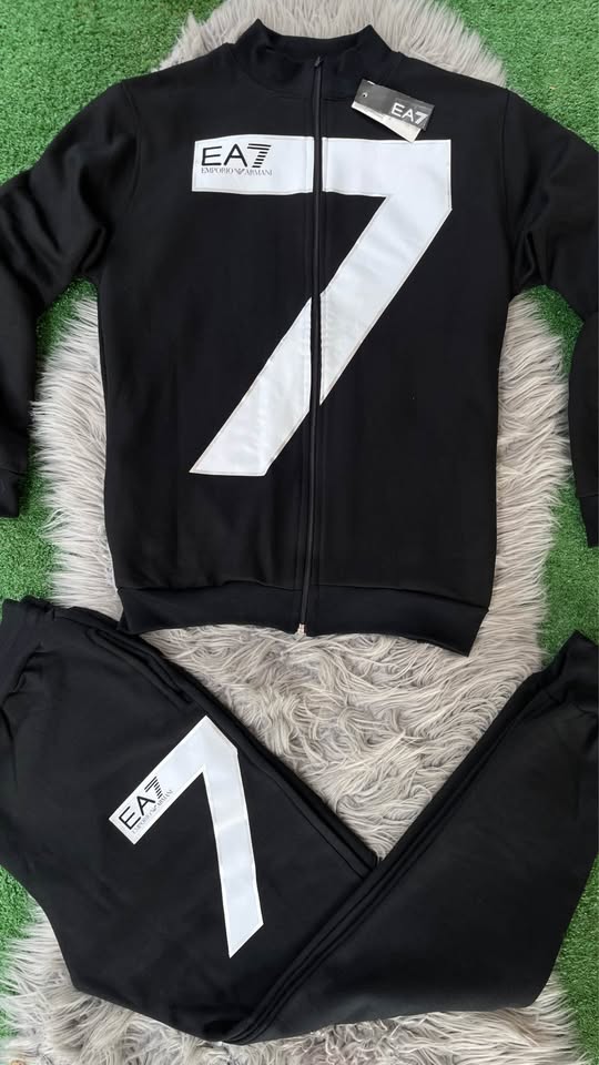 Conjunto EA7