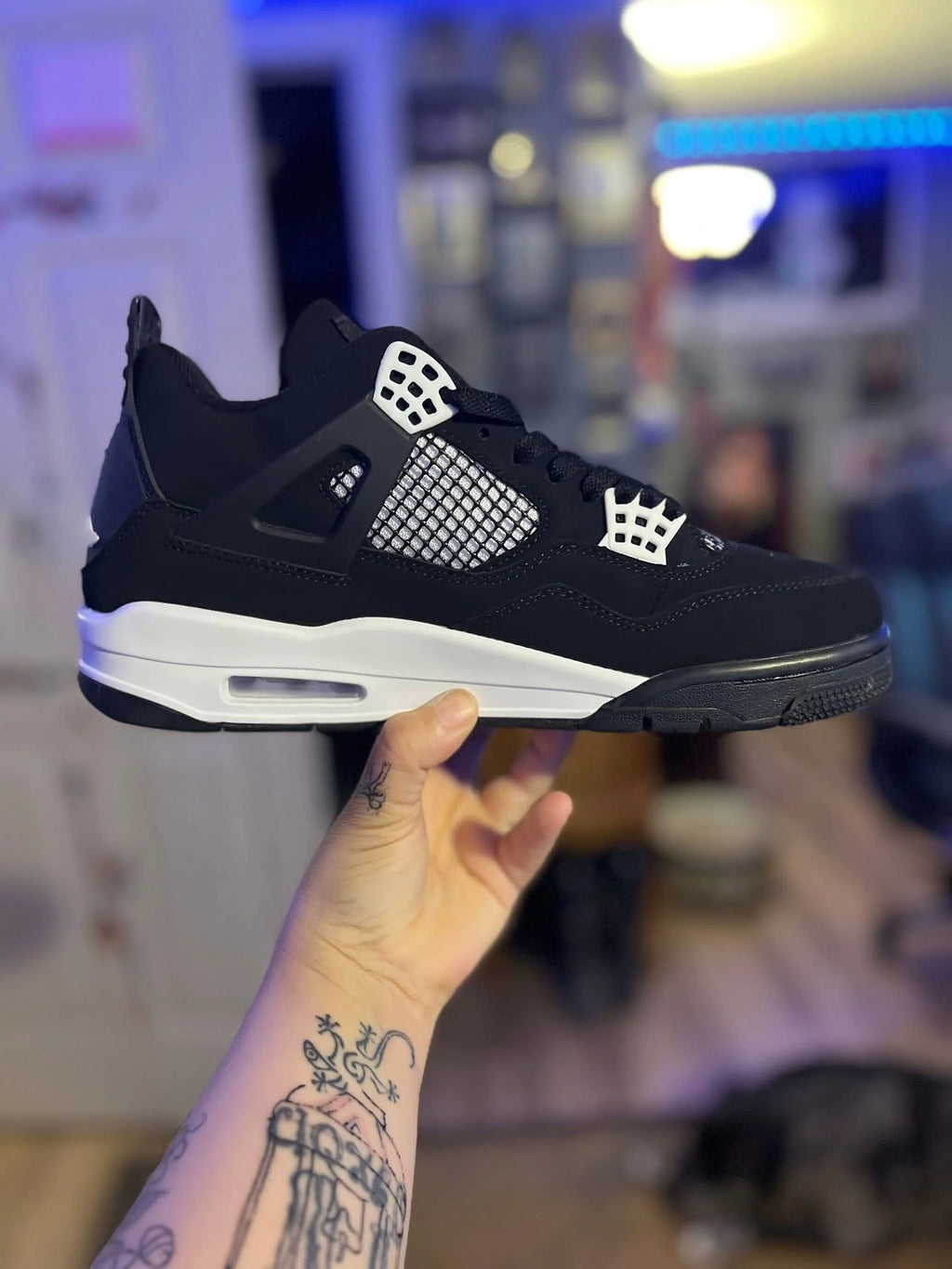 Retro 4 Thunder White
